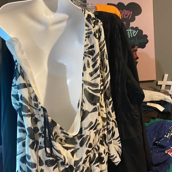 8. Alexis for Target Black and Cream botanical print dress. Size 3x - Picture 7 of 11